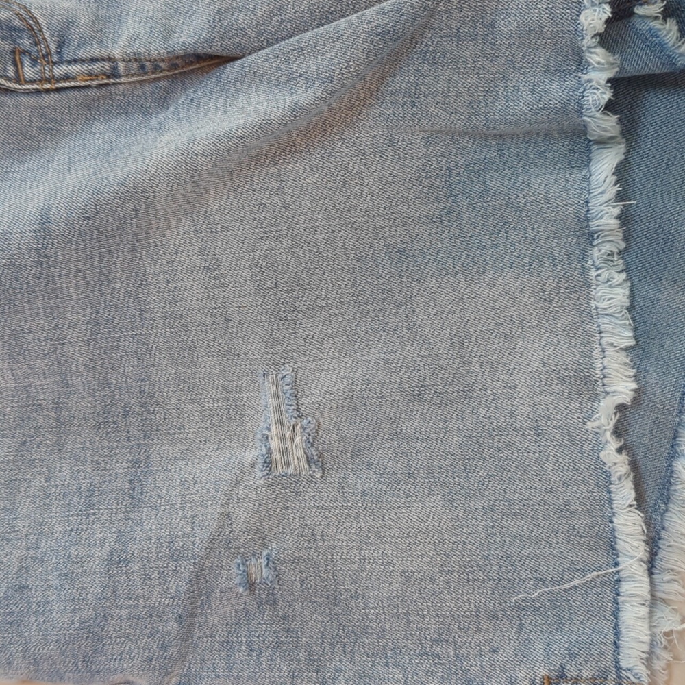 Seven7, Weekend Shorts, Light wash Jeans. Sz 14 - Picture 3 of 10
